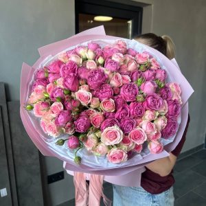 Букет MIX з троянд та півоній
