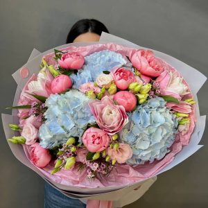 Букет MIX із півонії, гортензій та еустоми