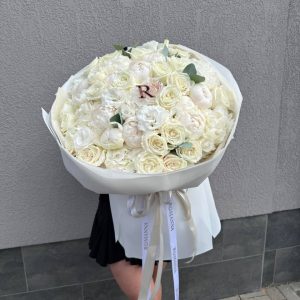 Букет MONO з півоній