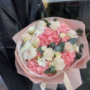Букет MIX із троянд і гортензій